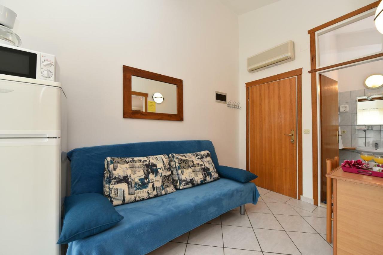 Villa Nela Petrcane Bagian luar foto