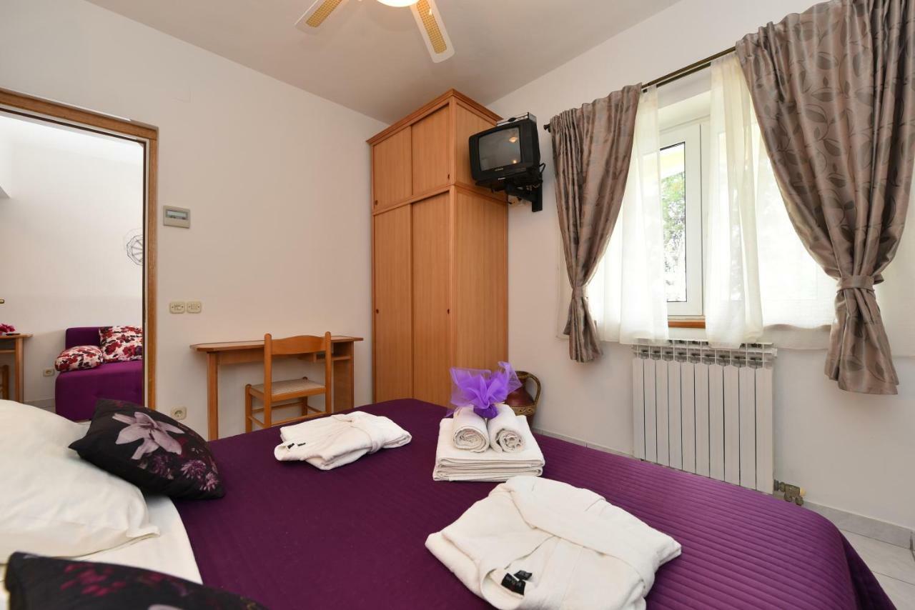 Villa Nela Petrcane Bagian luar foto