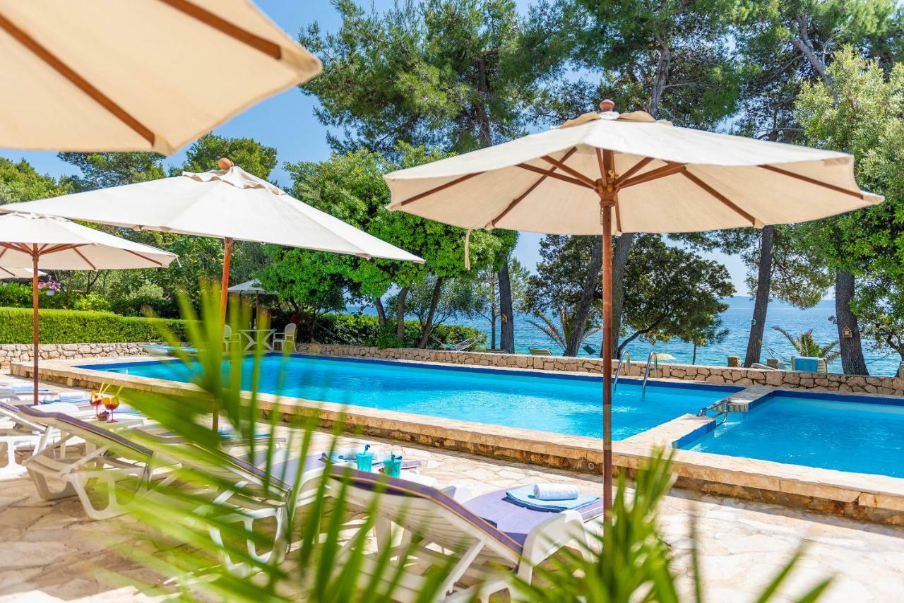 Villa Nela Petrcane Bagian luar foto