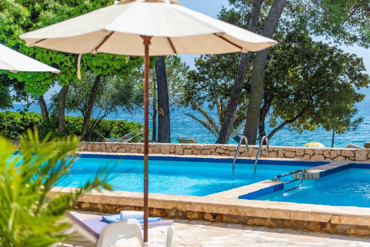 Villa Nela Petrcane Bagian luar foto