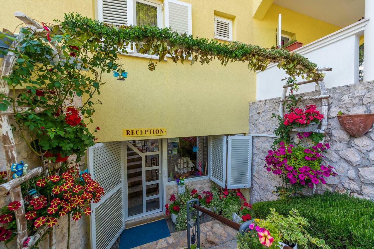 Villa Nela Petrcane Bagian luar foto