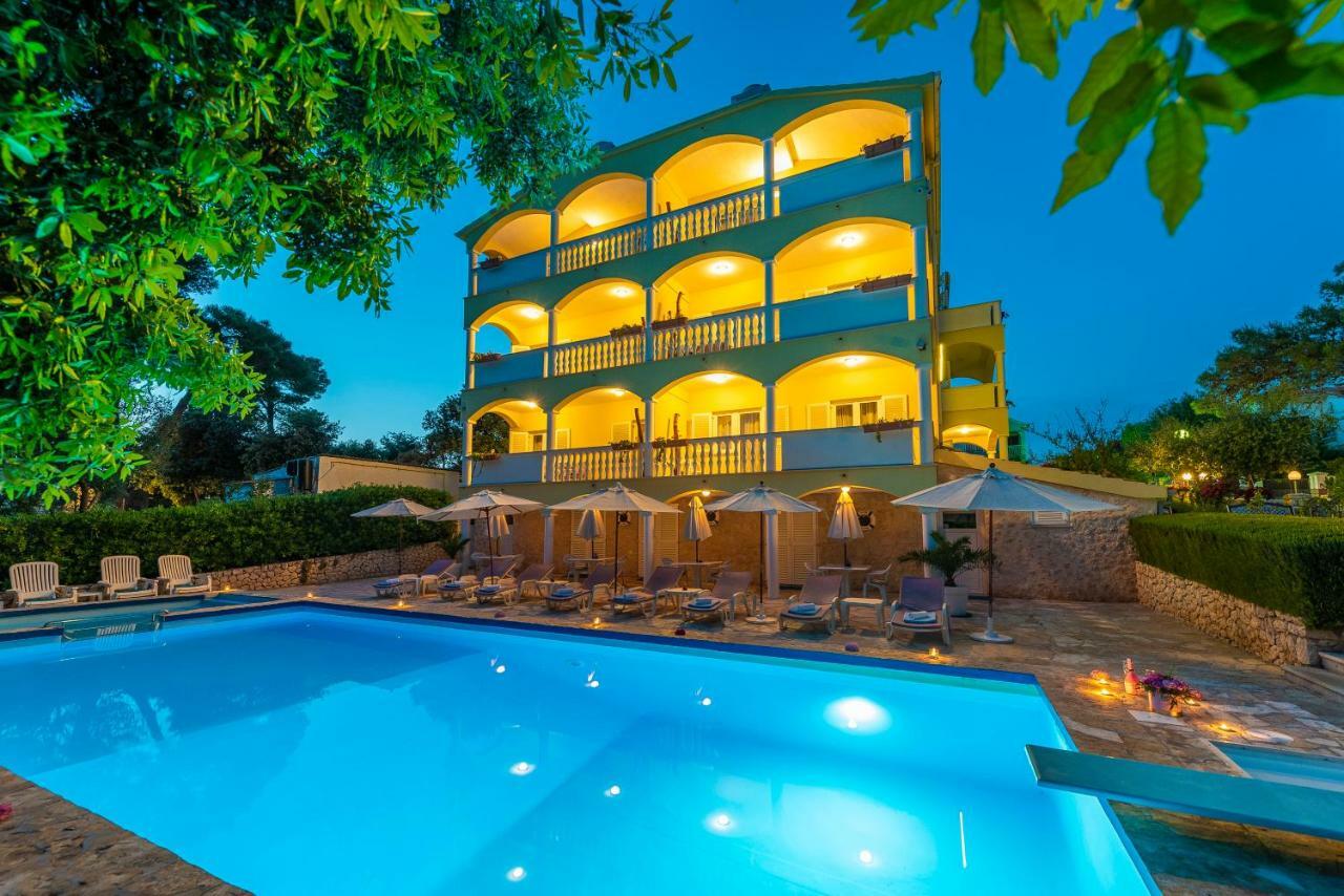 Villa Nela Petrcane Bagian luar foto