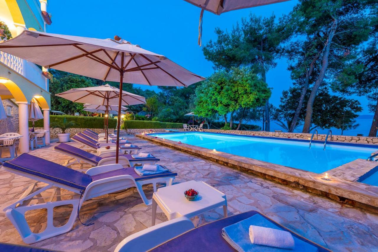 Villa Nela Petrcane Bagian luar foto
