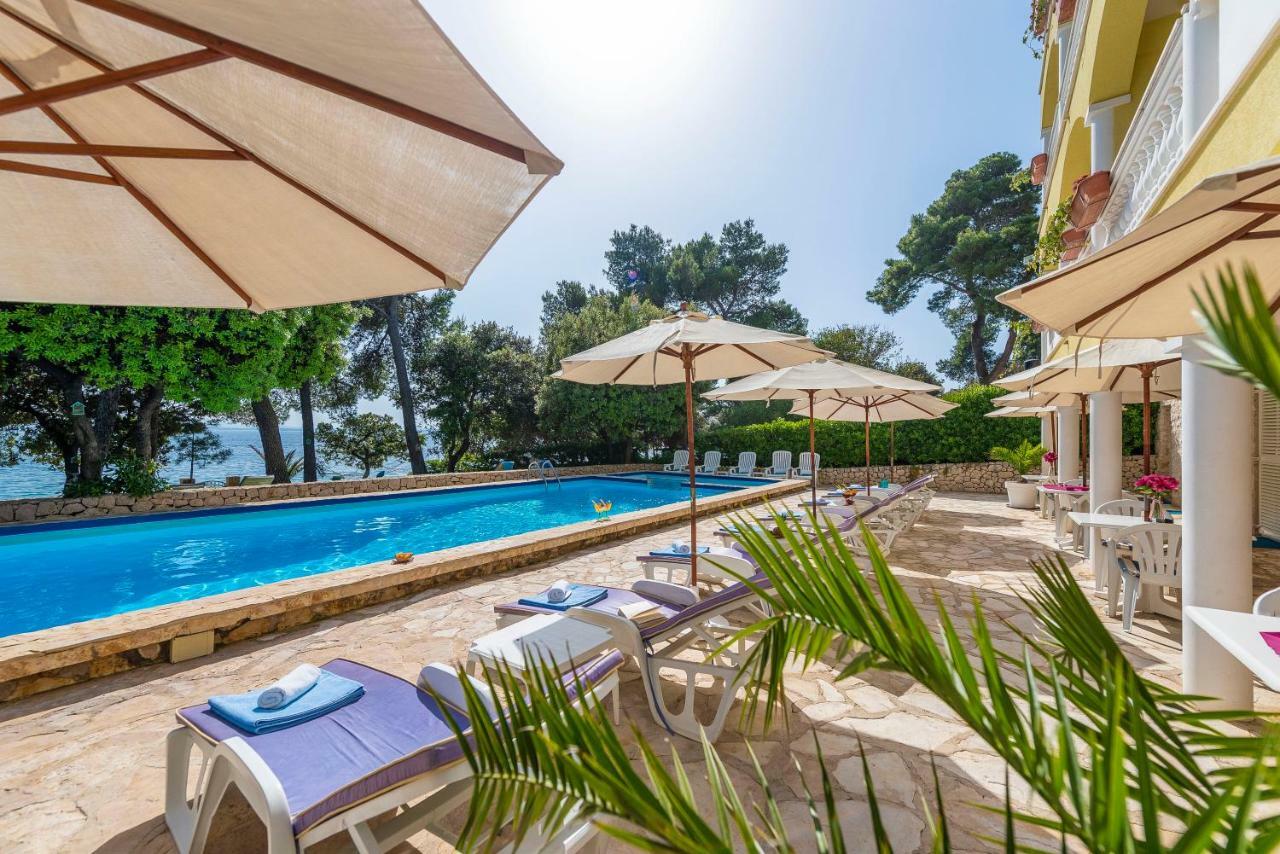 Villa Nela Petrcane Bagian luar foto