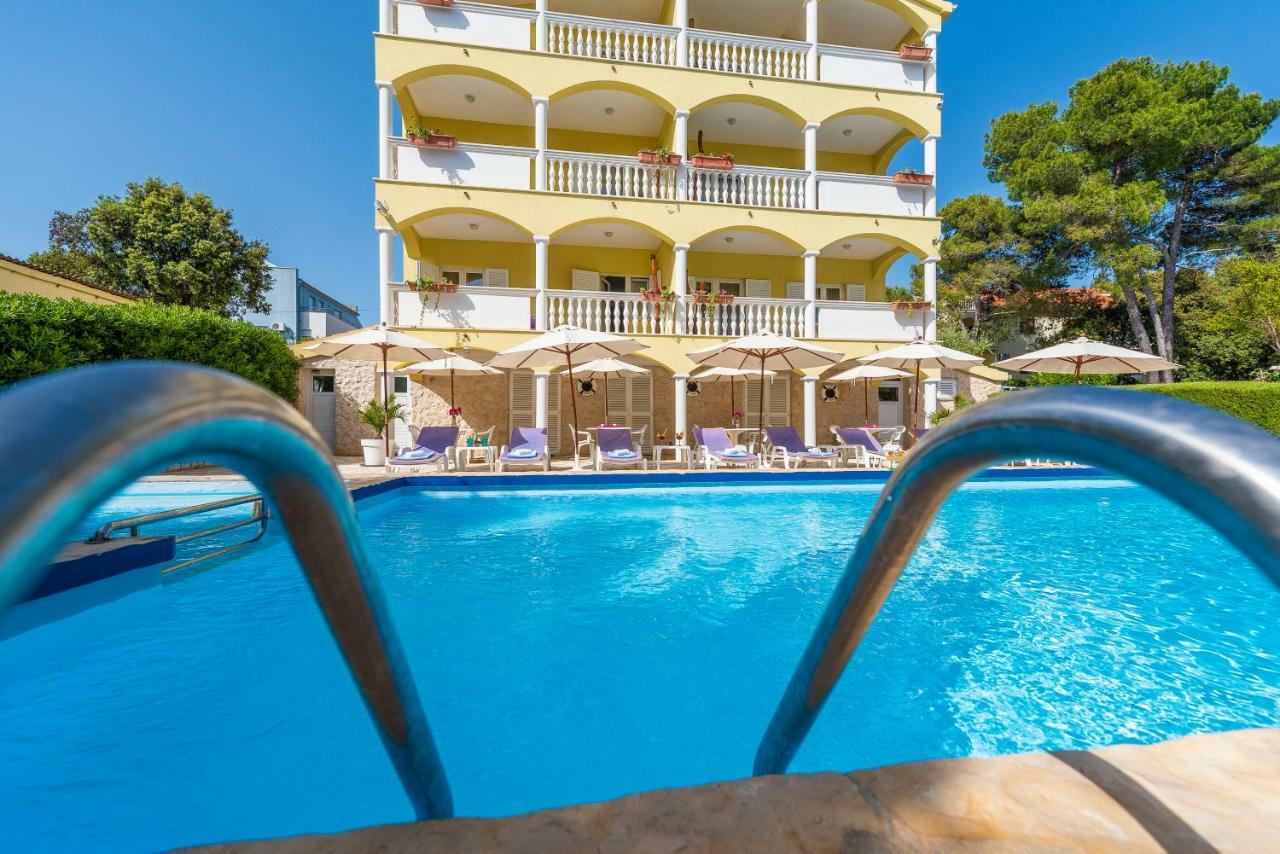 Villa Nela Petrcane Bagian luar foto