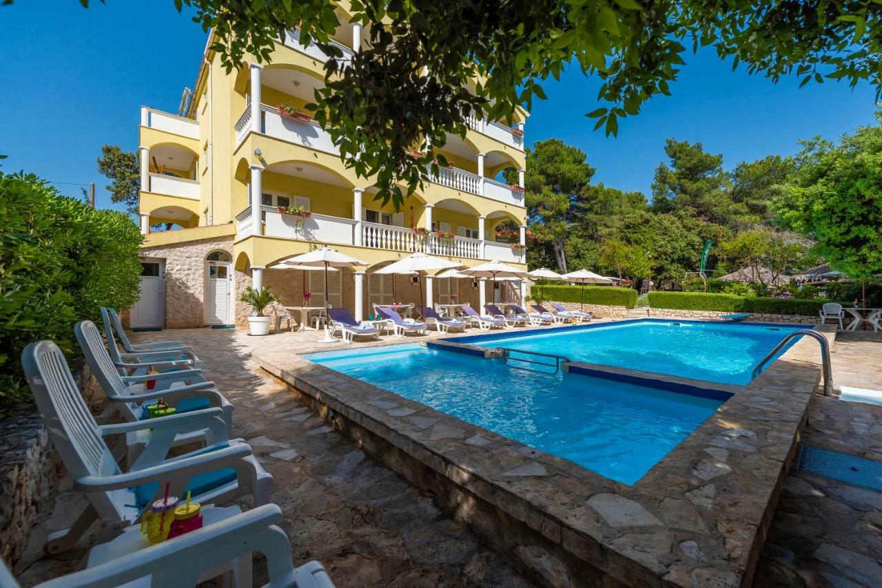 Villa Nela Petrcane Bagian luar foto