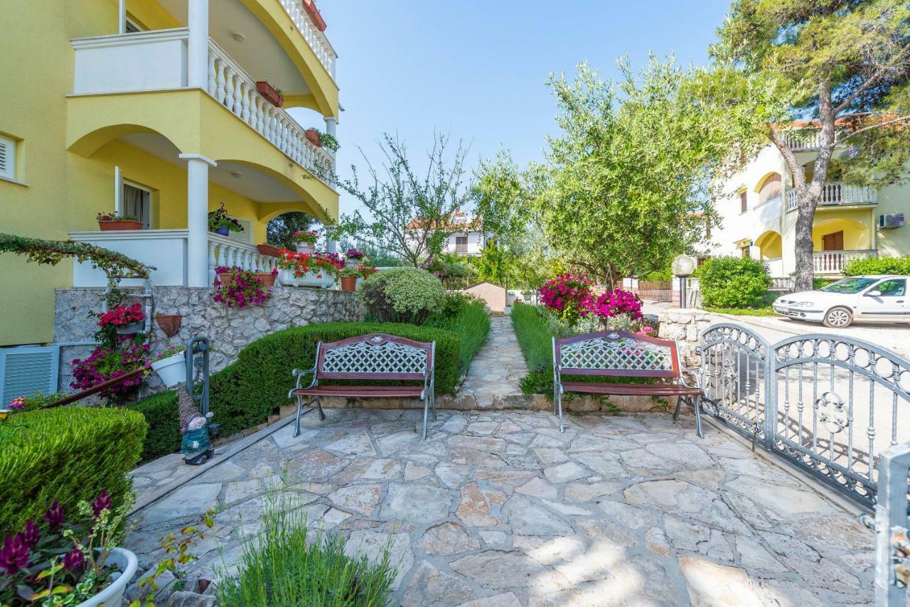 Villa Nela Petrcane Bagian luar foto