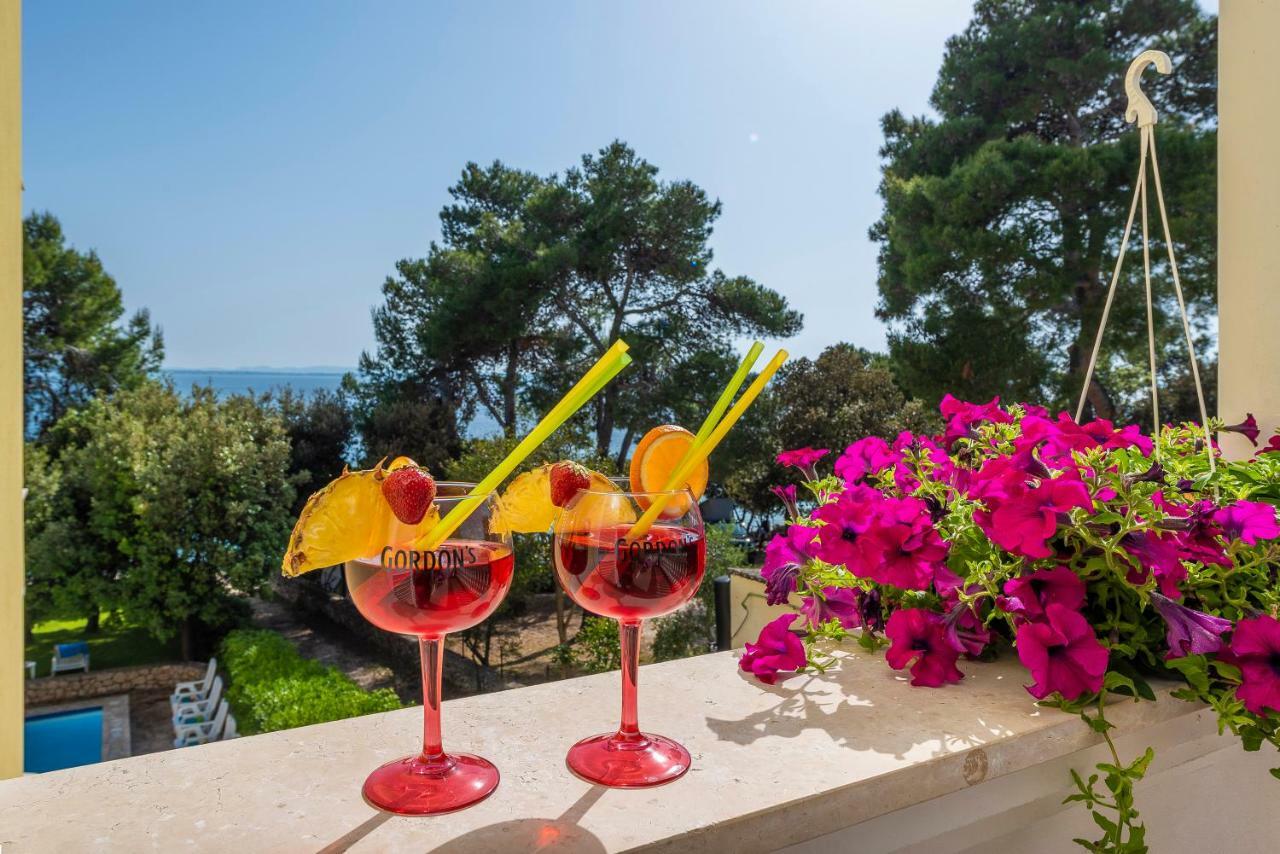 Villa Nela Petrcane Bagian luar foto