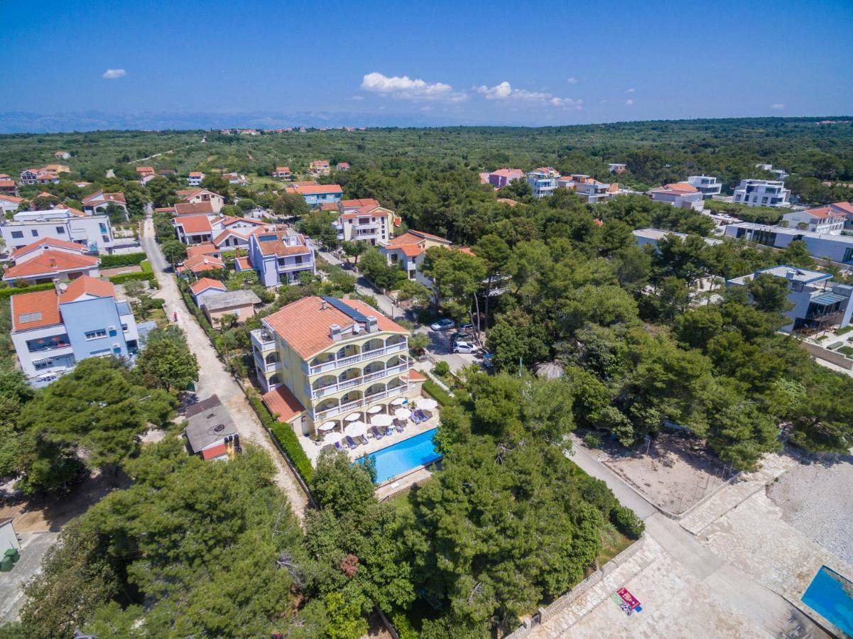 Villa Nela Petrcane Bagian luar foto